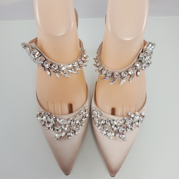 NWT$1,395 Manolo Blahnik Lurum 90 Crystal-embellished Satin Mules Heels Sz 37 - Picture 13 of 16